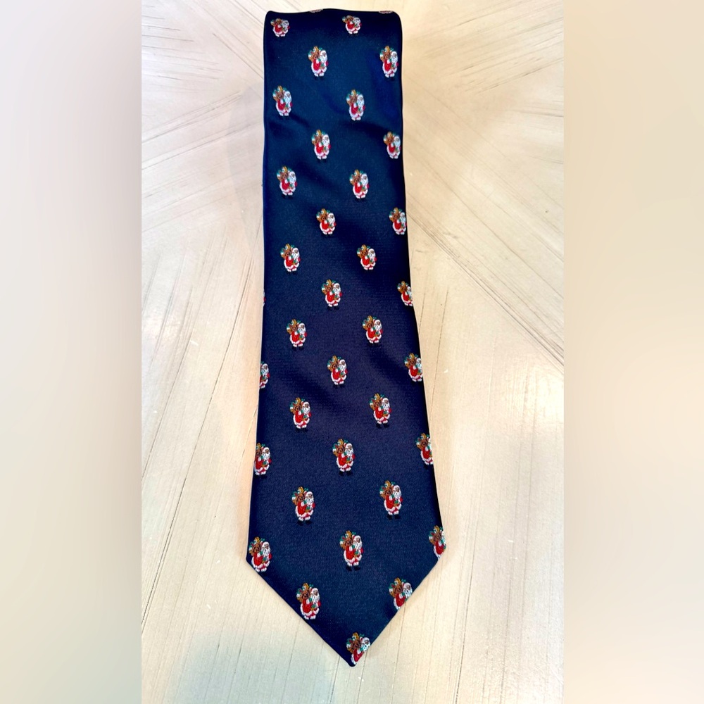 Black Santa Print Christmas Holiday Tie – by Hallmark Traditions -NEW with Tags